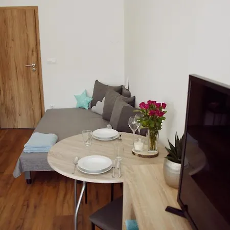 A12 Apartment *